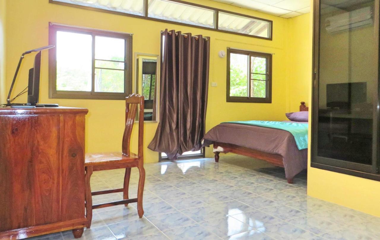 Hotel Isaan Perazim Park Roi Et Exterior foto