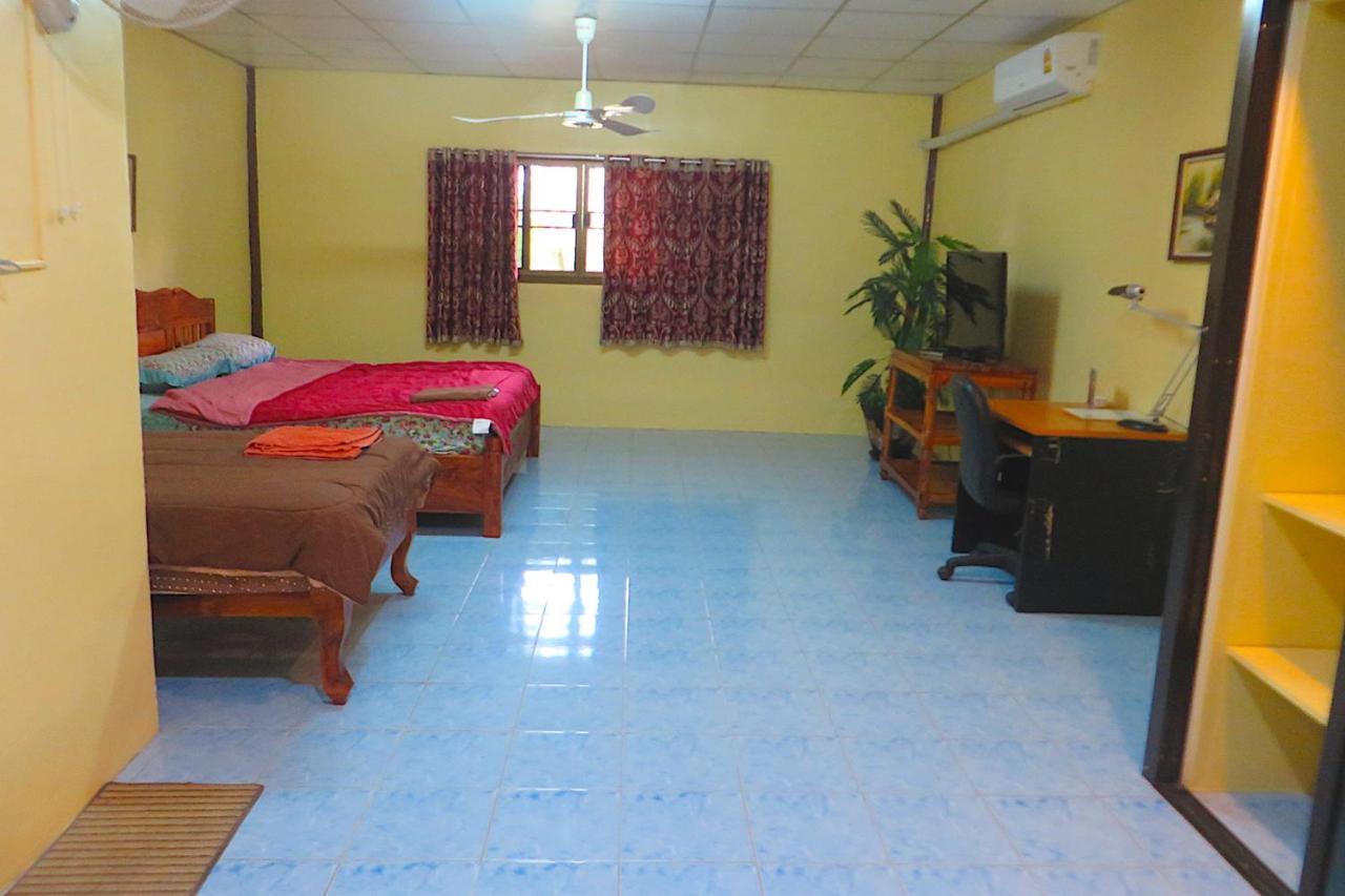 Hotel Isaan Perazim Park Roi Et Exterior foto